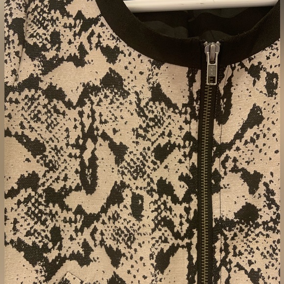 Urban Outfitters Snake Print Jacquard bomber XS - Picture 3 of 8